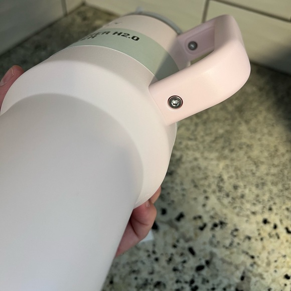 Stanley 40 oz. Quencher H2.0 FlowState Tumbler - Bloom - Picture 3 of 4